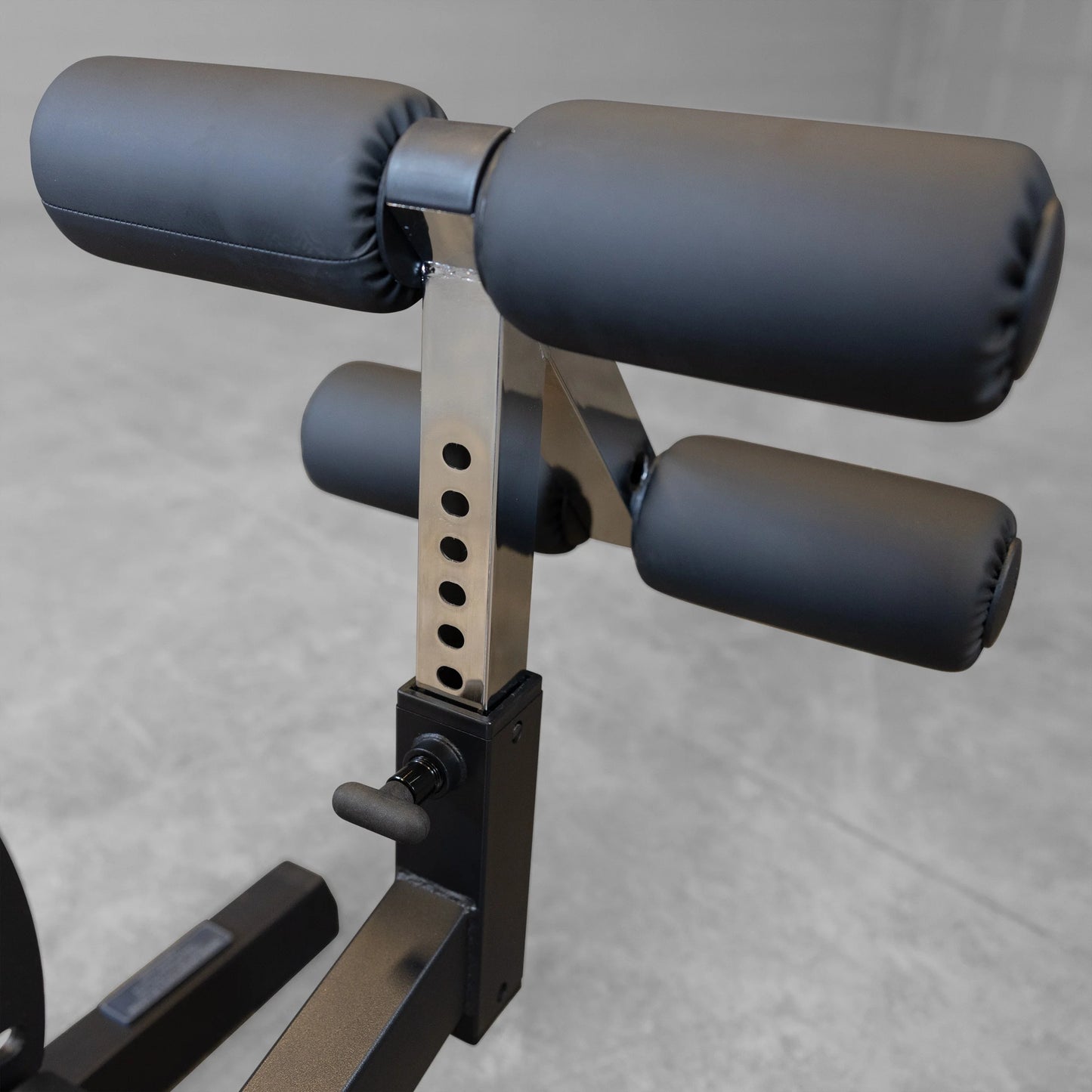 - GFID71B Heavy Duty Adjustable Bench with Leg Hold down Included - BLACK